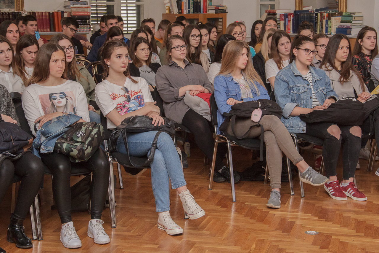 Učenici Gimnazije Dubrovnik na predavanju povodom  
