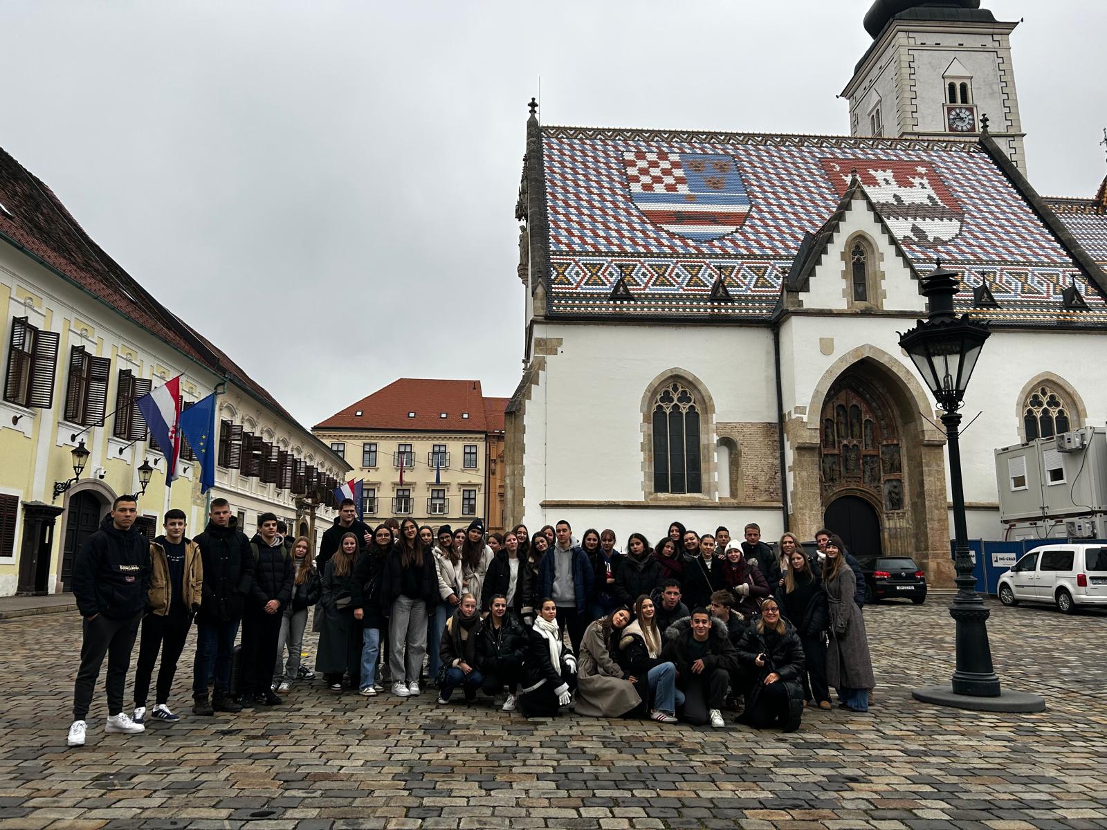 PEDESETAK GIMNAZIJALACA PROŠLI TJEDAN SUDJELOVALO U PROGRAMU DUHOVNO-DUHOVITE VEČERI NA SVETOM DUHU U ZAGREBU